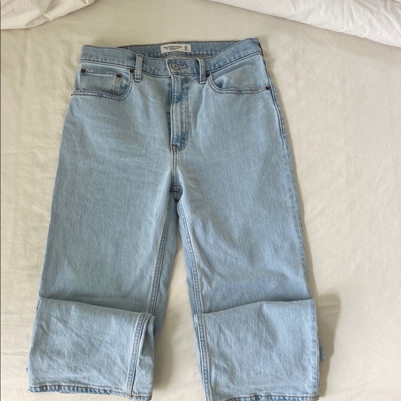 Abercrombie & Fitch The 90s Relaxed Jeans High Rise 28/6S - Picture 1 of 3